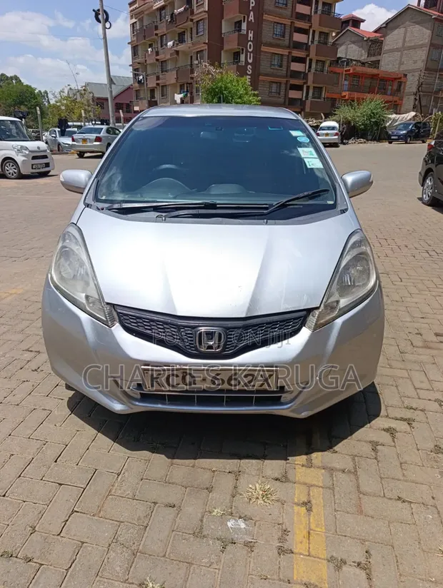 Honda Fit 2010 Silver - 1