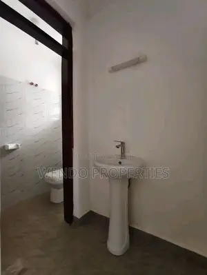 Nyumba ya Vyumba 4 na DSQ Ngong Vet Inauzwa