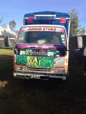 Isuzu ELF Lori 2015 - Nyeupe
