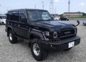Toyota Land Cruiser LC70 2024 Nyeusi