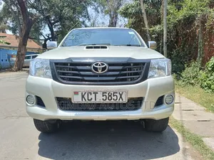 Toyota Hilux 2011 - Grey