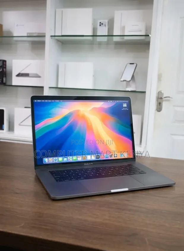 Apple MacBook Pro 2019 15" Intel Core i9 64GB RAM 1TB SSD - 1