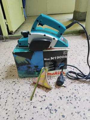 Makita 850W Planer ya Umeme - Mpya Kabisa
