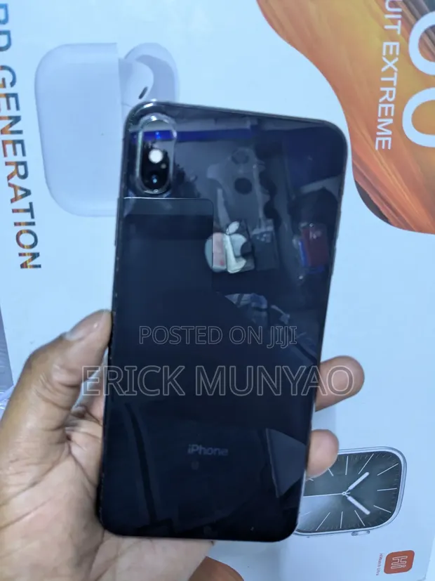 Apple iPhone XS Max 256GB Black - 1
