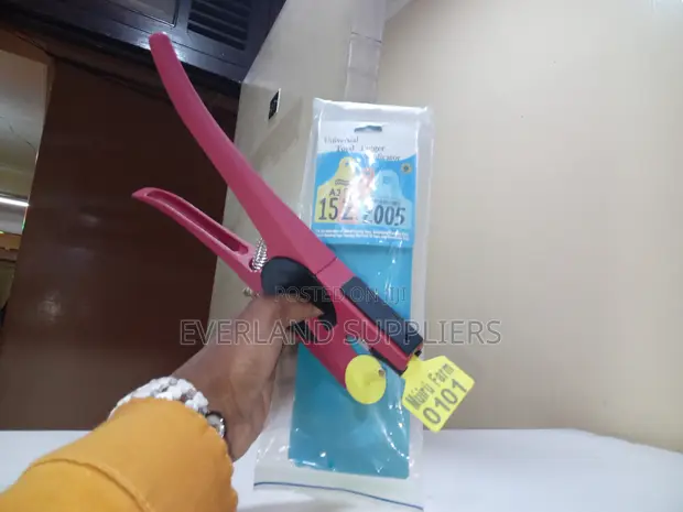 Precision-Grip Tag Applicator - 1