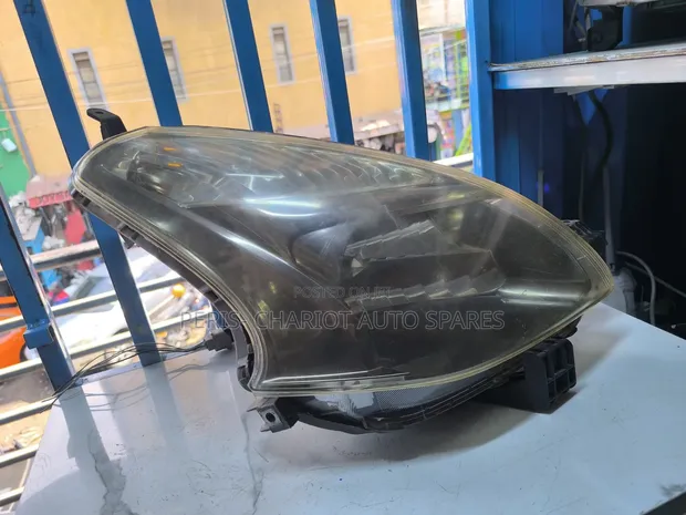 Toyota Ractis 2005 Xenon Headlights - 1