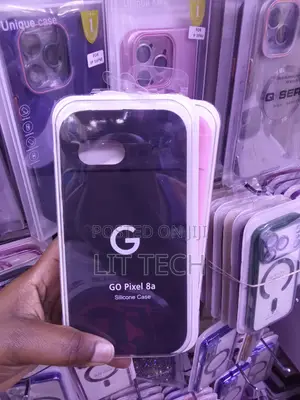 Kava Nyeusi ya Silicone ya Kioevu na Nguo ya Ndani kwa Google Pixel 8a