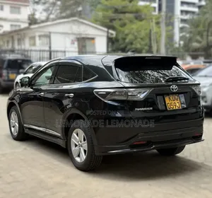 Toyota Harrier 2.0 4WD 2017 Nyeusi