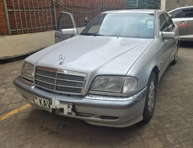 Mercedes-Benz C200 2001 Silver - 1