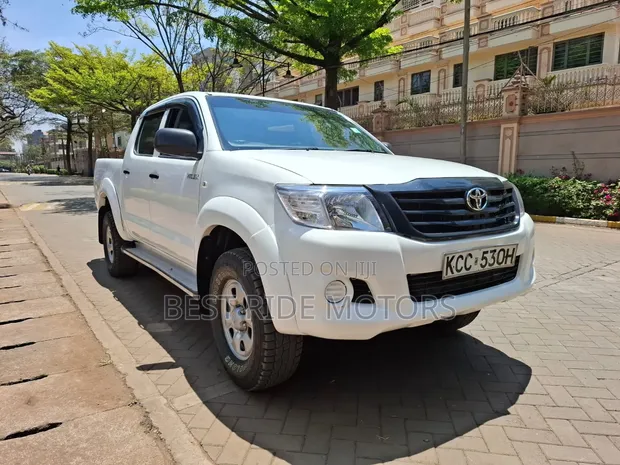 Toyota Hilux Double Cabin 2014 - 1