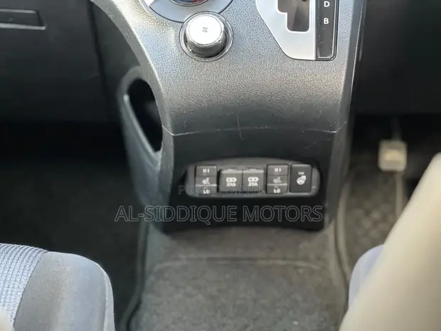 Toyota Sienta 1.5 Hybrid FWD 2020 White - 1