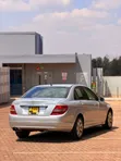 Mercedes-Benz C200 2008 Nyeusi - 4