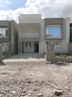 4-Bedroom Villa for Sale in Daystar Area
