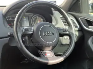 Audi Q3 2019 Nyeusi