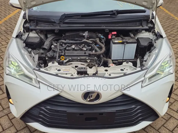 Toyota Vitz 1.3 FWD 5dr 2019 White - 1