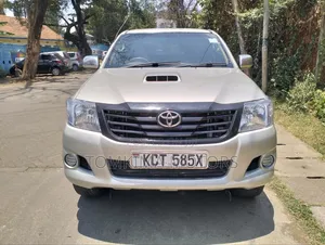 Toyota Hilux 2011 Double Cab - Gray