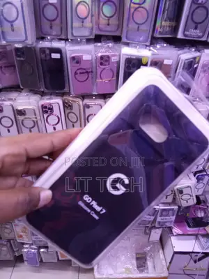 Kava Nyeusi ya Google Pixel 7 ya Silicone na Nguo Ndani