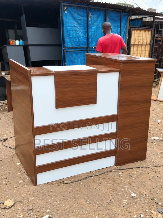 140cm Elegant Receptionist Desk - 1