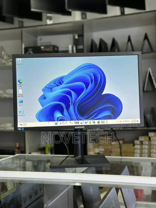Samsung 24-Inch Widescreen Monitor 1920x1200 - 1