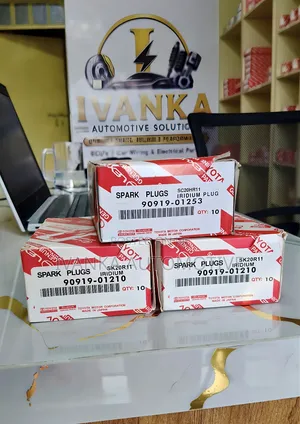 Spark Plugs za Toyota kwa Jumla (10 pcs)