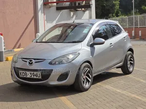 Mazda Demio 2013 Kijivu