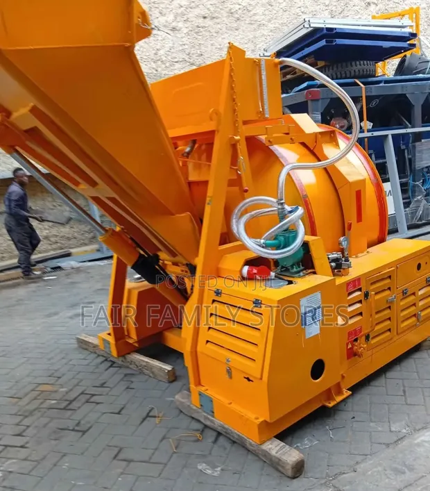 Case R600 Lori la Mchanganyiko wa Saruji la Kujipakia - 1
