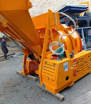 Case R600 Lori la Mchanganyiko wa Saruji la Kujipakia