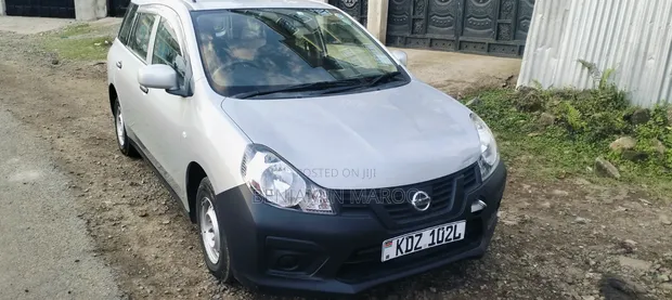 Nissan Advan 2019 Silver - 1