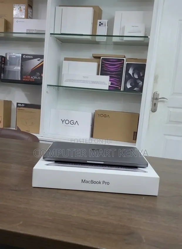 Apple MacBook Pro 2020 M1 16GB RAM 1TB SSD - 1