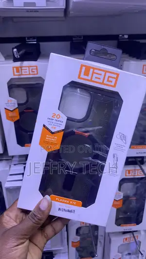 UAG Plasma MagSafe Case na Kickstand