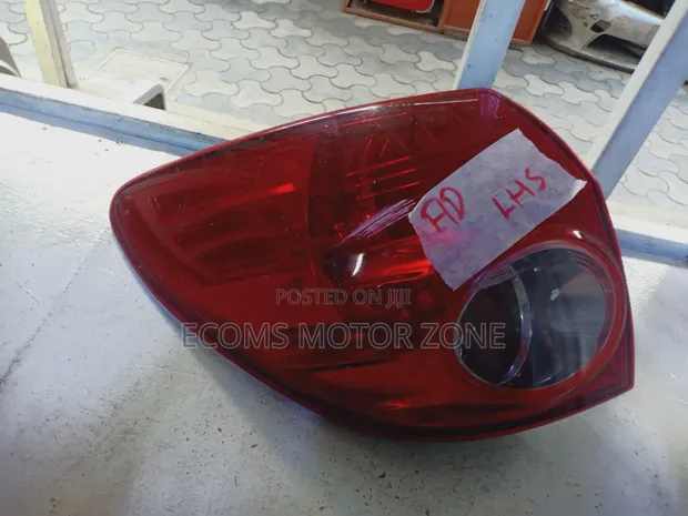 Nissan Wingroad 2015 Tail Light (Used) - 1