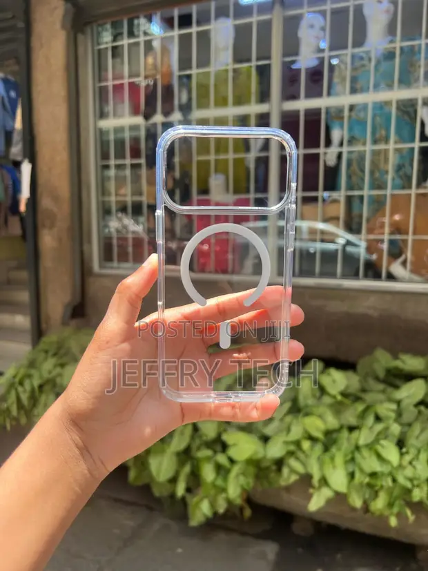 Crystal-Clear Magnetic Case for iPhone 16 Pro Max - 1