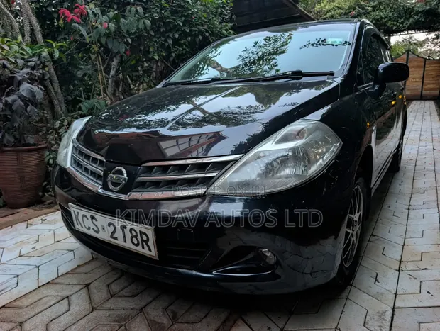 Nissan Tiida 1.5L 16V 2011 Nyeusi - 1