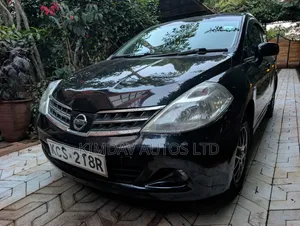 Nissan Tiida 1.5L 16V 2011 Nyeusi