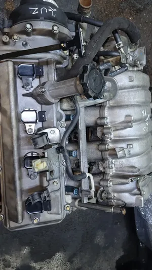 Toyota Land Cruiser 2UZ Engine (100 Series)