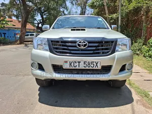 Toyota Hilux Double Cabin 2011