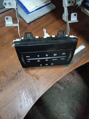 Toyota Harrier AC Control Unit