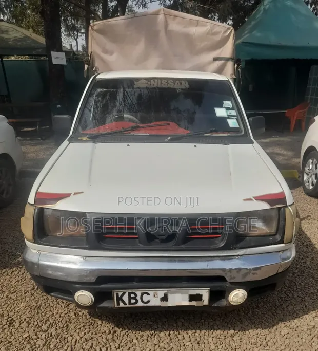 Nissan Hardbody TD27 Pickup Truck - 1