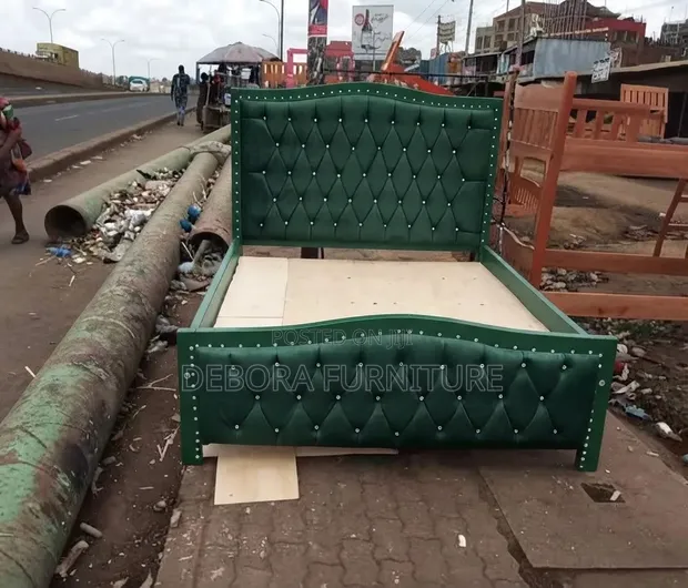 5x6 Dark Green Mocket Bed - Elegant Modern - 1