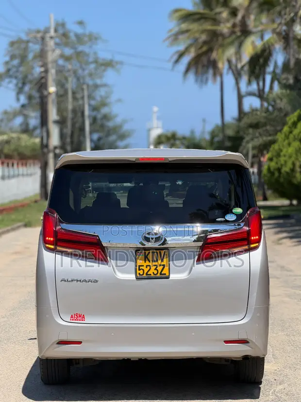 Toyota Alphard 2018 Beige - 1
