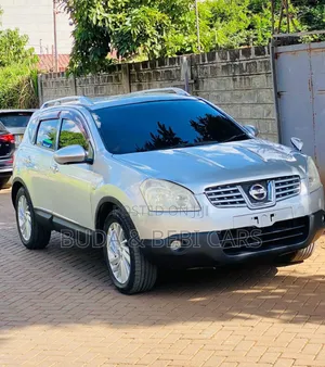 Nissan Dualis 2012 Nyeupe