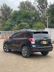 Subaru Forester SJ5 2016 Nyeusi - 2