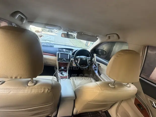 Toyota Premio 2015 Silver - 1