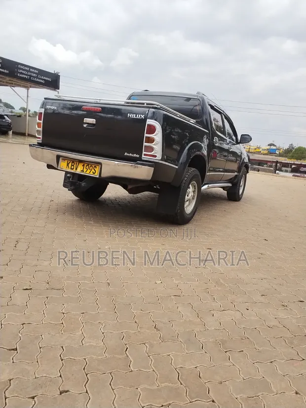 Toyota Hilux 3.0 D-4D Double Cab 4x4 Raider 2007 Black - 1