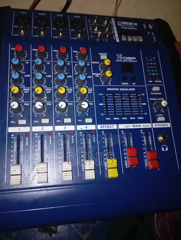 Omax 4 Channel Powered Amplifier - 1