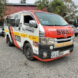 Toyota HiAce Commuter 2014 White