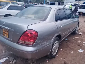 Nissan Sylphy 2005 Nyeusi