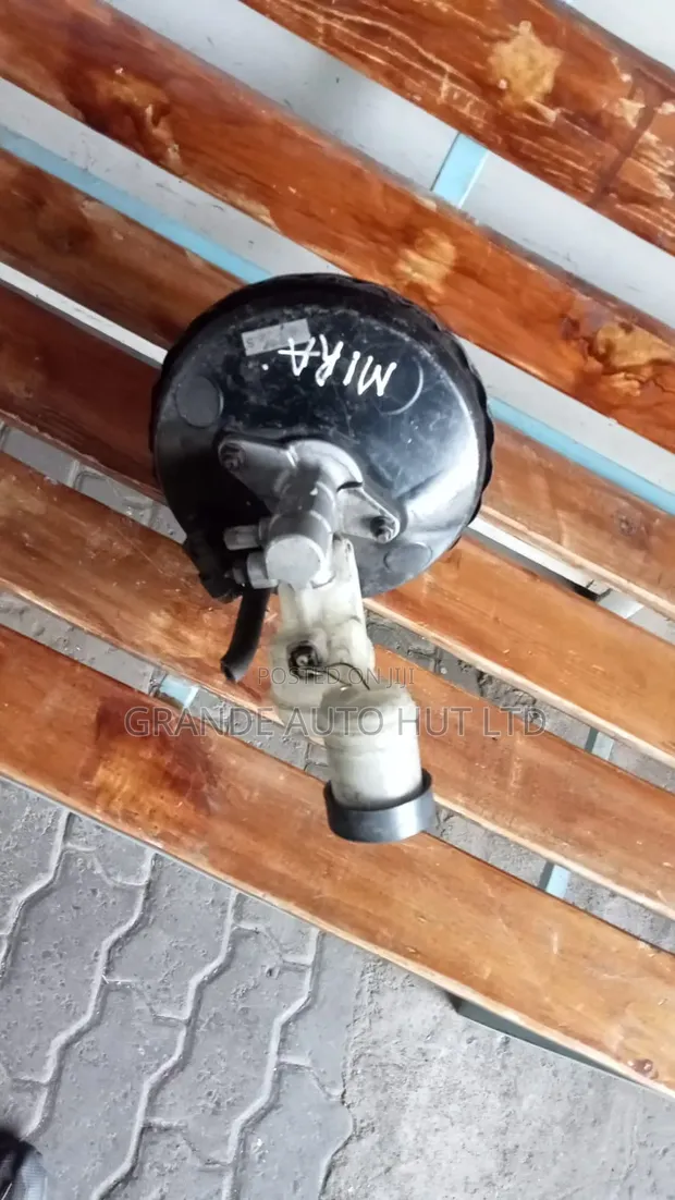 Daihatsu Mira Brake Booster - 1