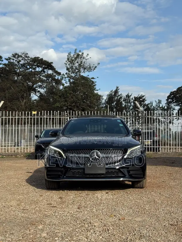 Mercedes-Benz C200 2020 Black - 1