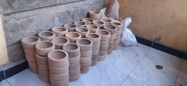 Clay Feeding Pots for Sale - 1